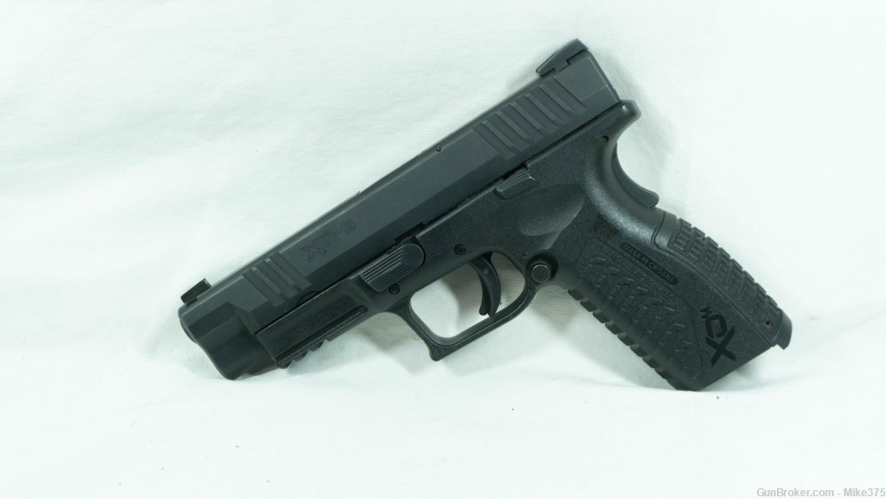 Springfield XDm-9 9mm Pistol - 3 Mags & Holster -img-1