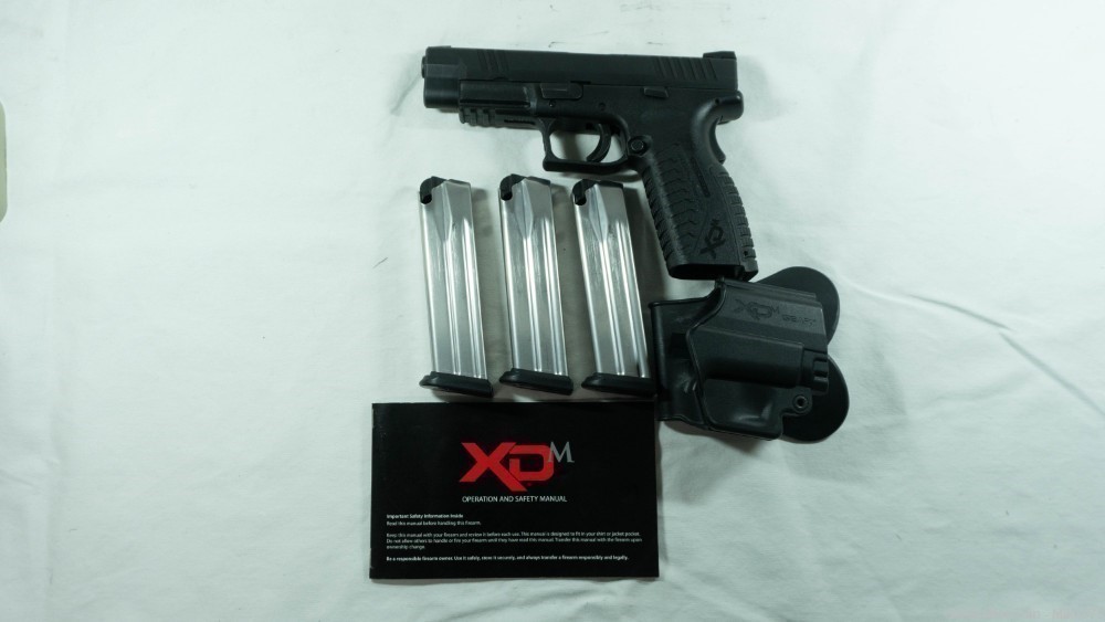 Springfield XDm-9 9mm Pistol - 3 Mags & Holster -img-0