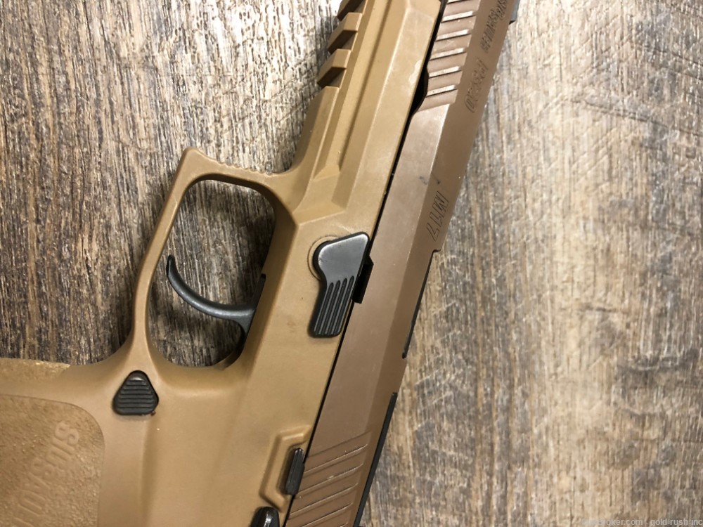 Sig Sauer P320 M17 9mm Semi Auto Pistol Tan One Mag Night Sights Case M-17-img-3