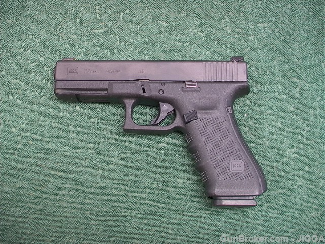 Used Glock 22 .40 S&W-img-1