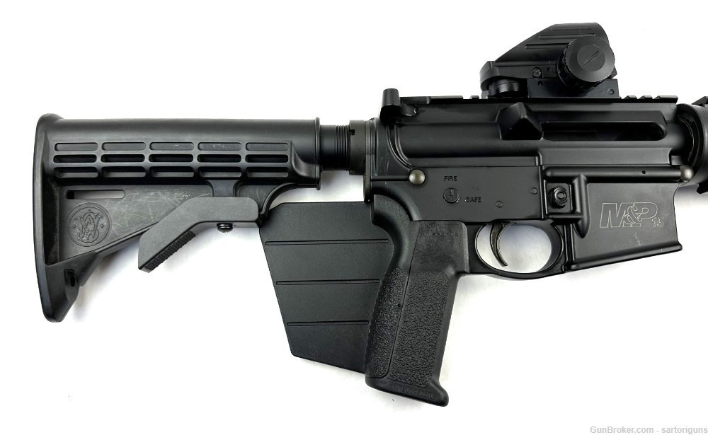 Smith & Wesson m&p15 5.56mm semi auto rifle .223 -img-1