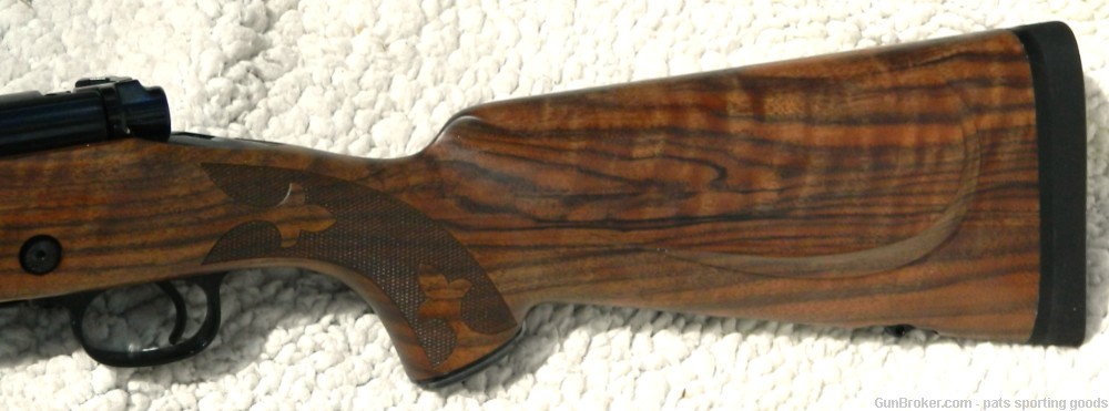 Winchester Model 70 Super Grade French Walnut .300 Win. mag  NEW  -img-3