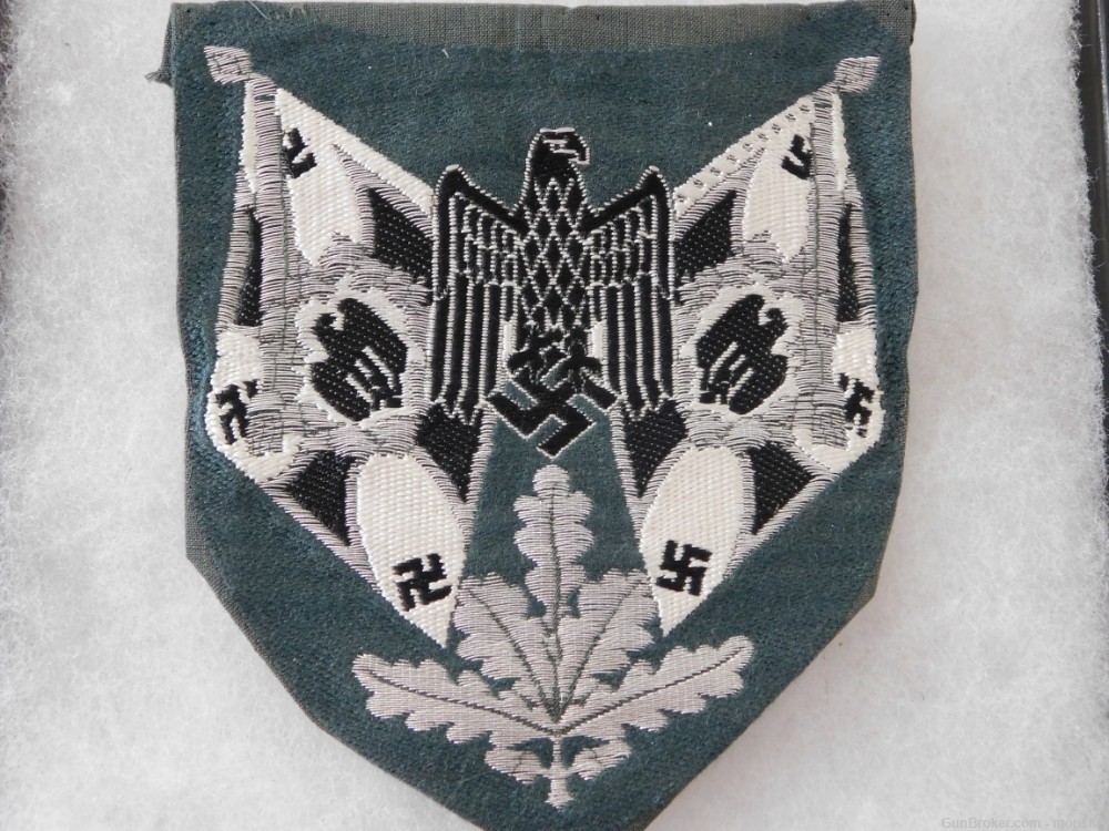 German WWII Infantry Flag Bearers Sleeve Insignia-img-0