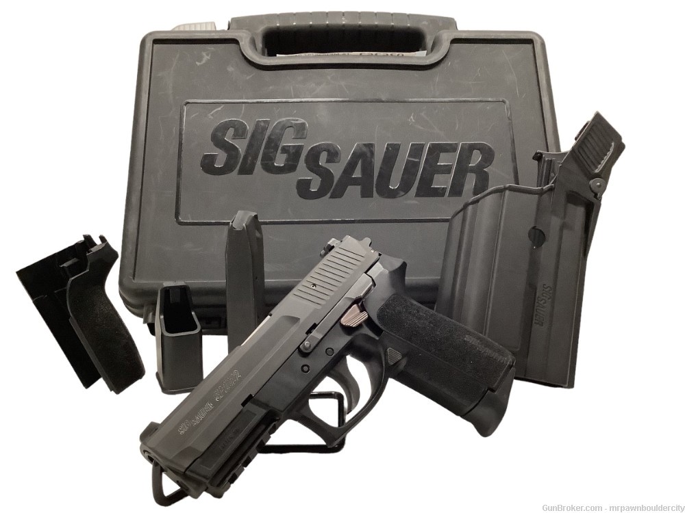 Sig Sauer SP2022 Semi Auto .40 S&W Pistol VERY GOOD!-img-0