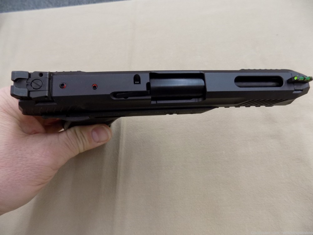 Ruger 5.7 Semi Auto Pistol in 5.7x28. 2-Mags, Case-img-4