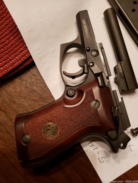 Beretta 85F in 380acp with 6 mags wooden grips-img-42