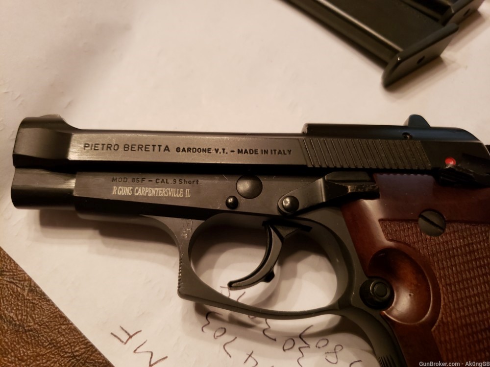 Beretta 85F in 380acp with 6 mags wooden grips-img-5