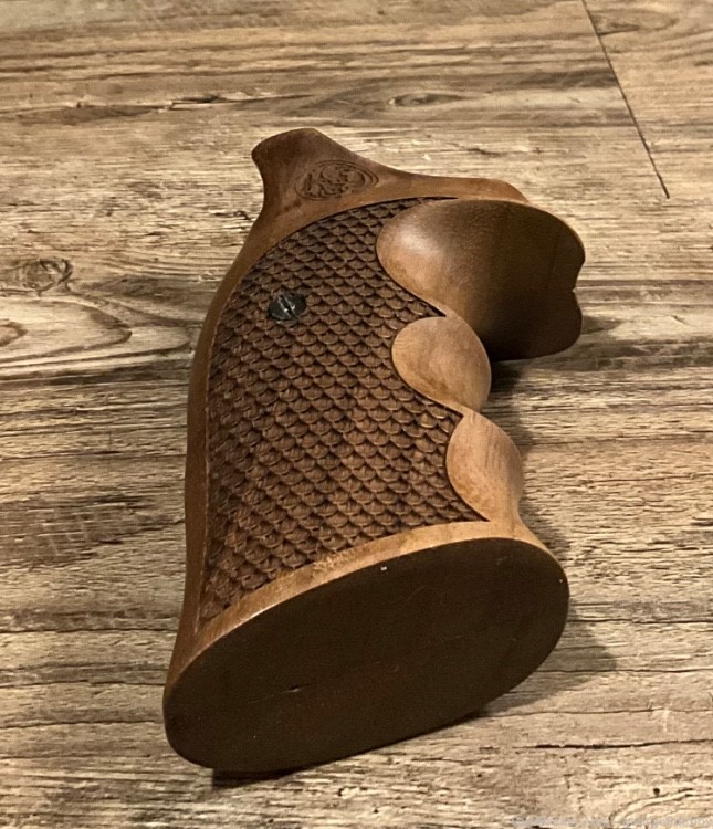 Smith & Wesson K/L Walnut Wood Grips - for Round Butt-img-4