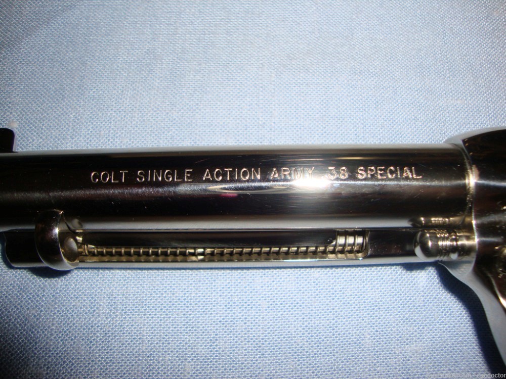 3rd Gen. Colt Single Action Army .38 spl. 5 1/2" Nickel LNIB-img-6