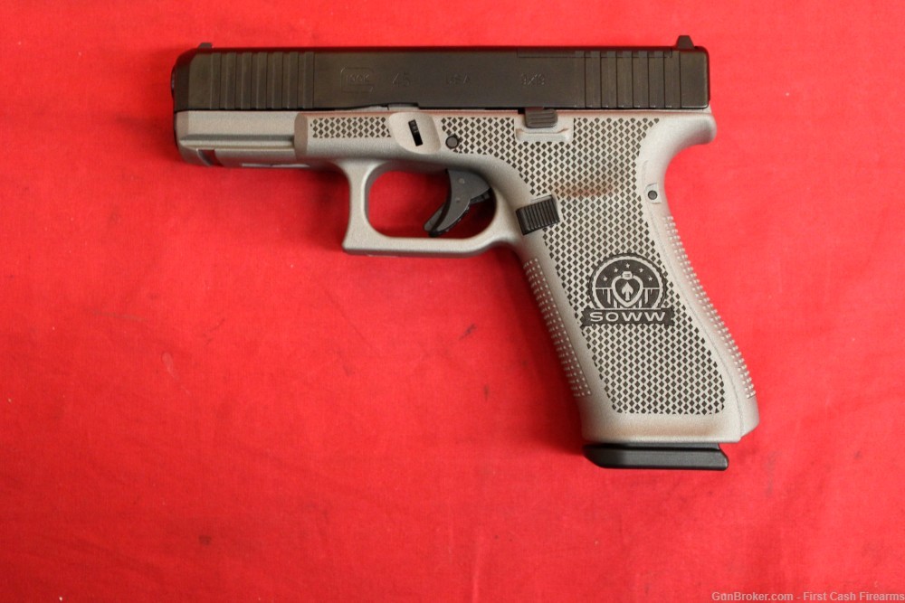 Glock G45 "SOWW" Custom Pistol, With 3x17rd Magazines NEW.-img-2