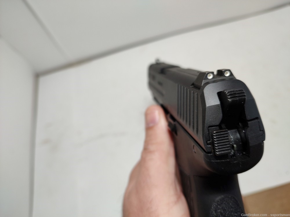 HK P2000 V3 9MM semi auto pistol-img-7