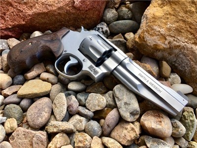 Smith & Wesson Model 627 Performance Center (.357 MAG)...Penny Auction!