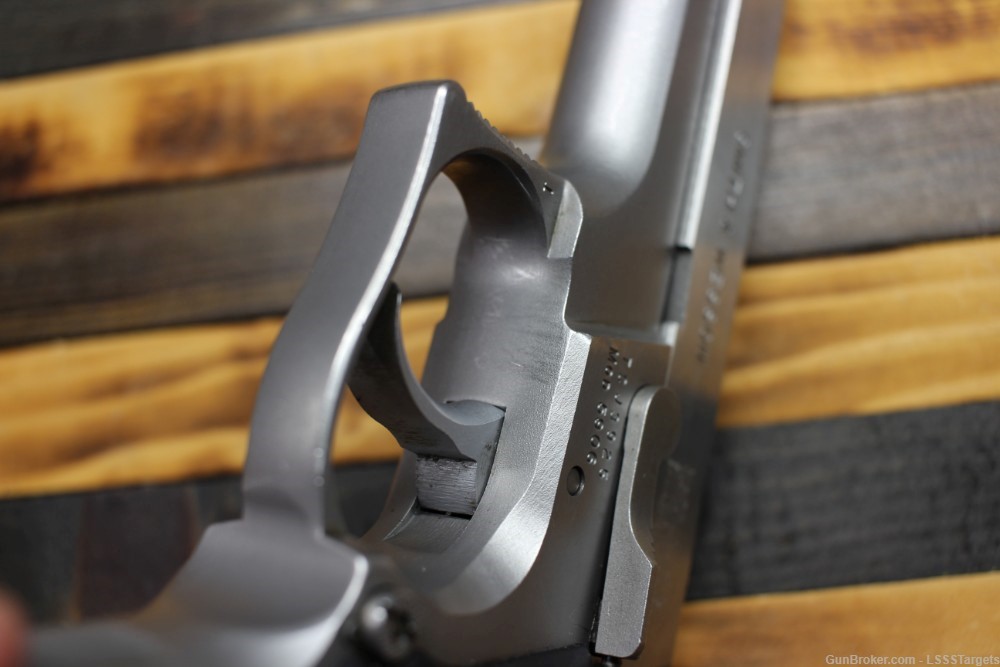 Smith & Wesson 5906 9mm 1 Magazine-img-17
