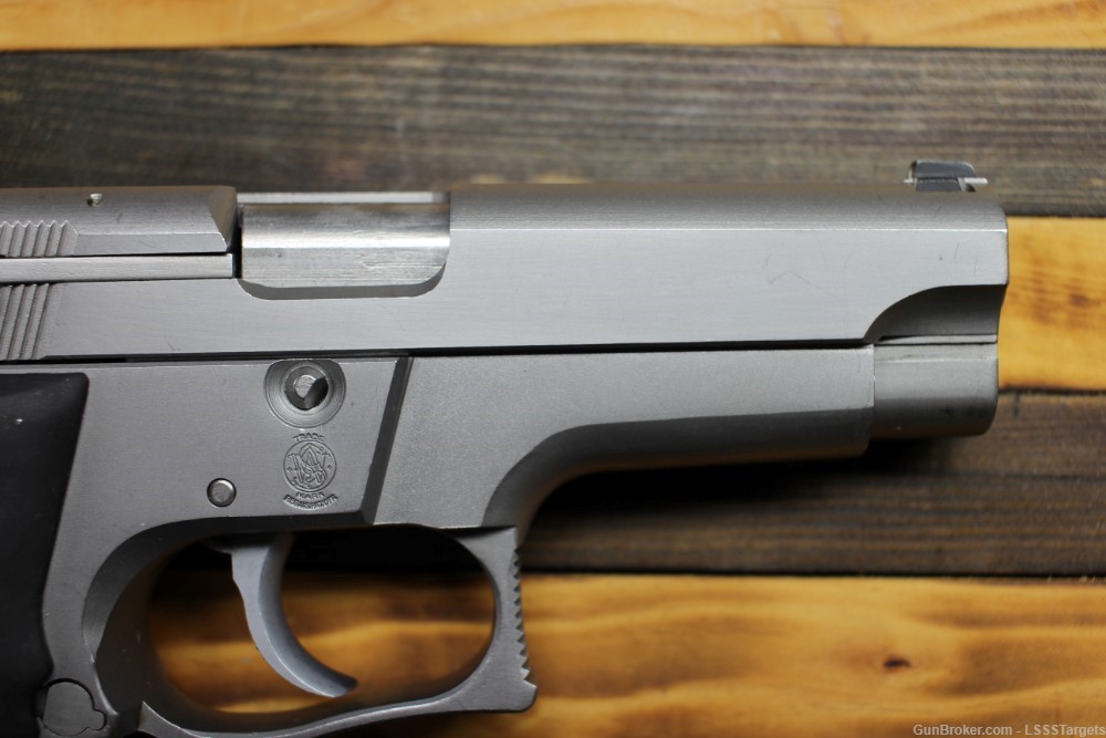 Smith & Wesson 5906 9mm 1 Magazine-img-5