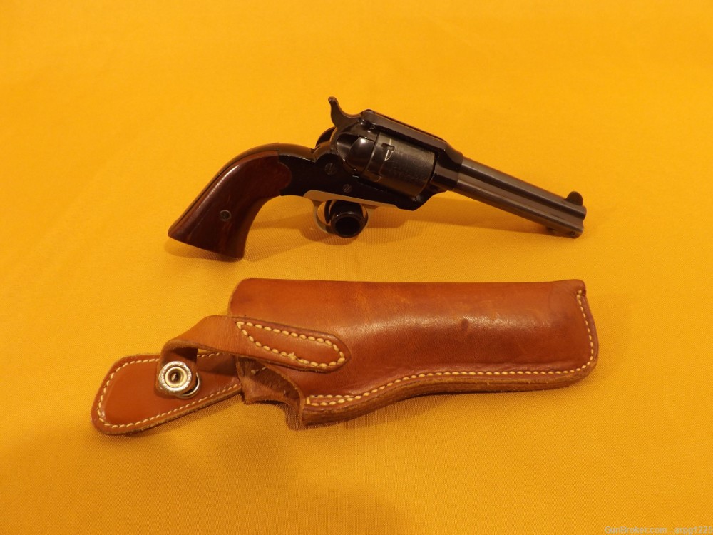 RUGER BEARCAT .22LR REVOLVER PISTOL W/LAETHER HOLSTER MFG 1959-img-0