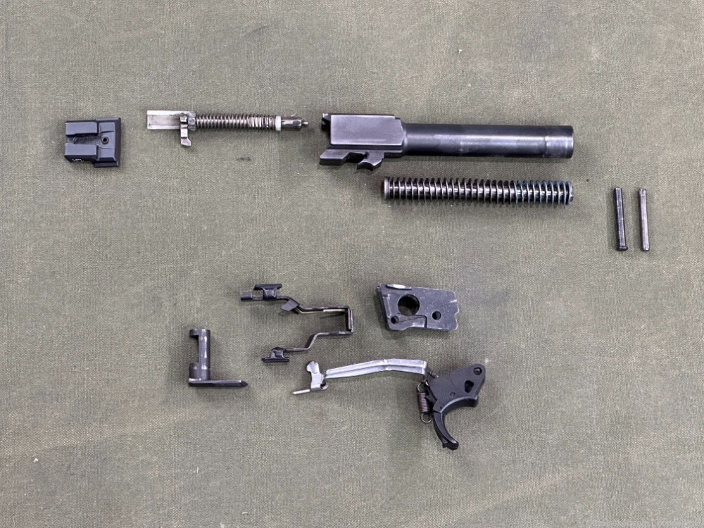 Smith & Wesson M&P40 | .40 S&W | Parts Gun-img-2
