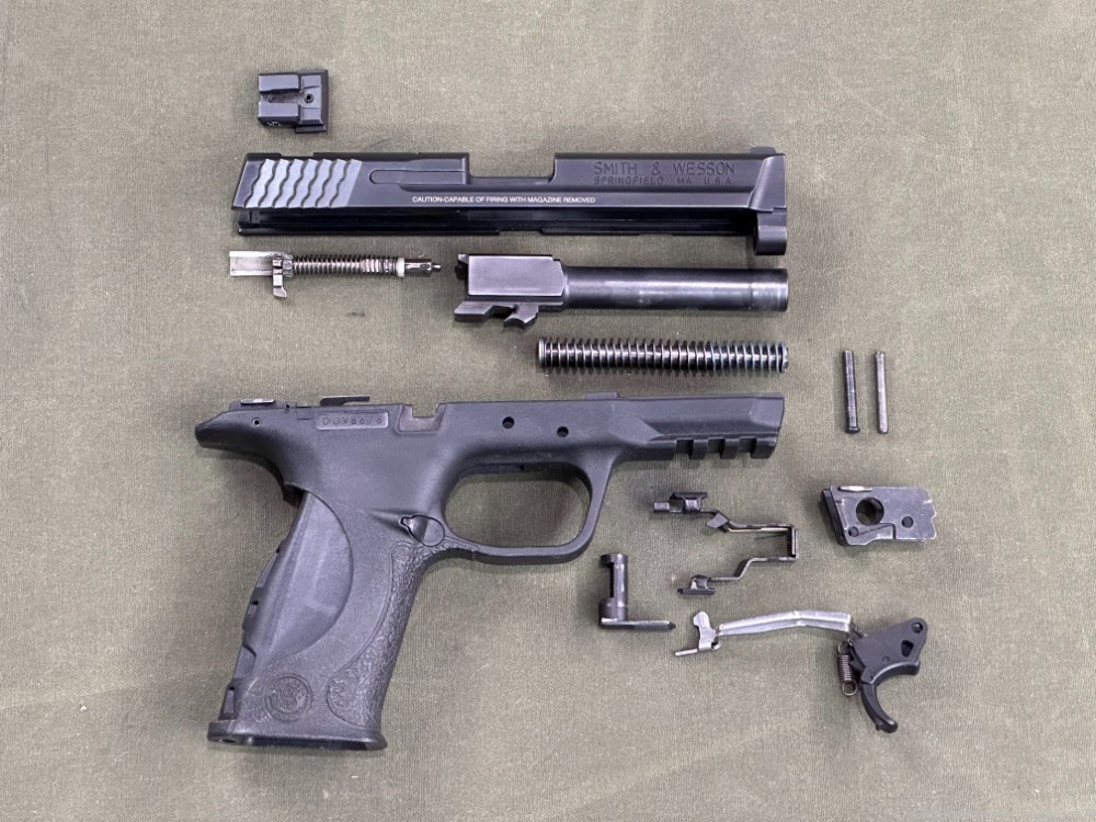 Smith & Wesson M&P40 | .40 S&W | Parts Gun-img-1