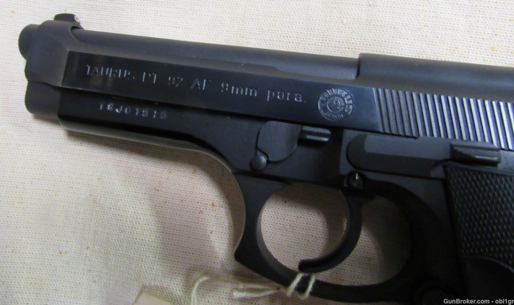 Taurus 92 AF 9mm Semi-Auto Copy of Beretta Pistol .01 NO RESERVE-img-2