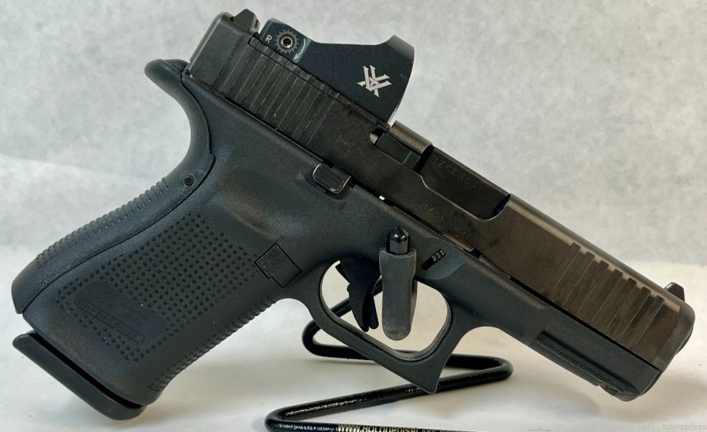 Glock 19 Gen 5 9mm Semi-Auto Pistol w/Vortex Sight-img-1