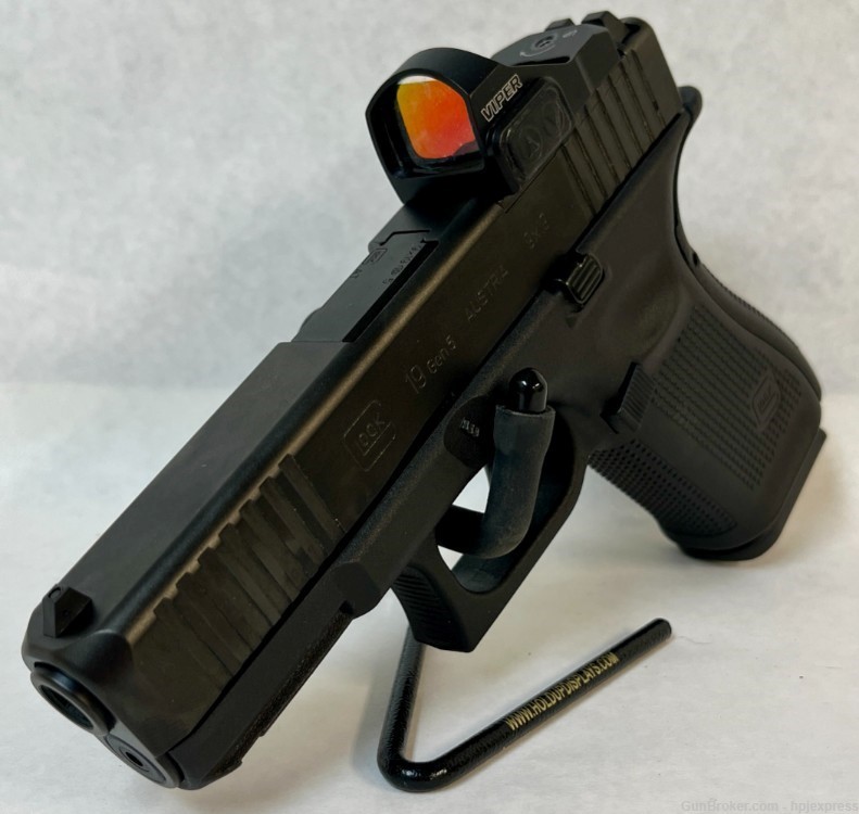 Glock 19 Gen 5 9mm Semi-Auto Pistol w/Vortex Sight-img-6
