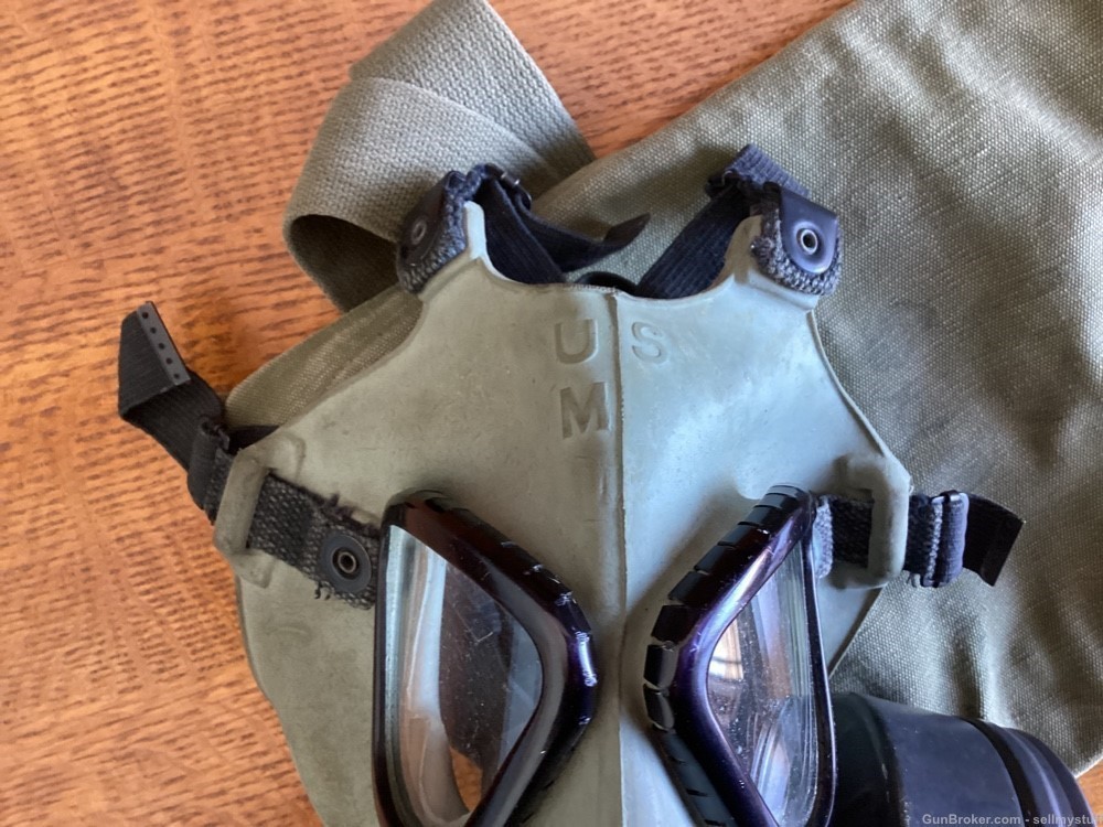 US  ARMY M9A1 field protective ( Gas) mask and carry pouch, Korean Conflict-img-9