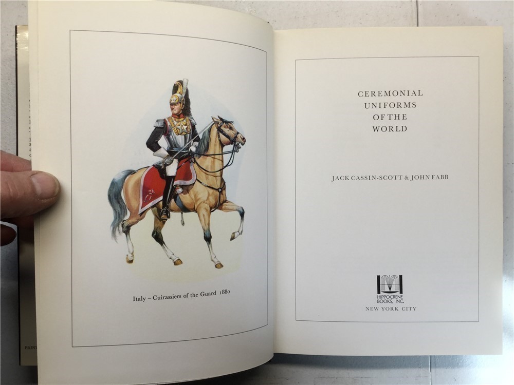 CEREMONIAL UNIFORMS of the WORLD ,Hard Cover-img-4