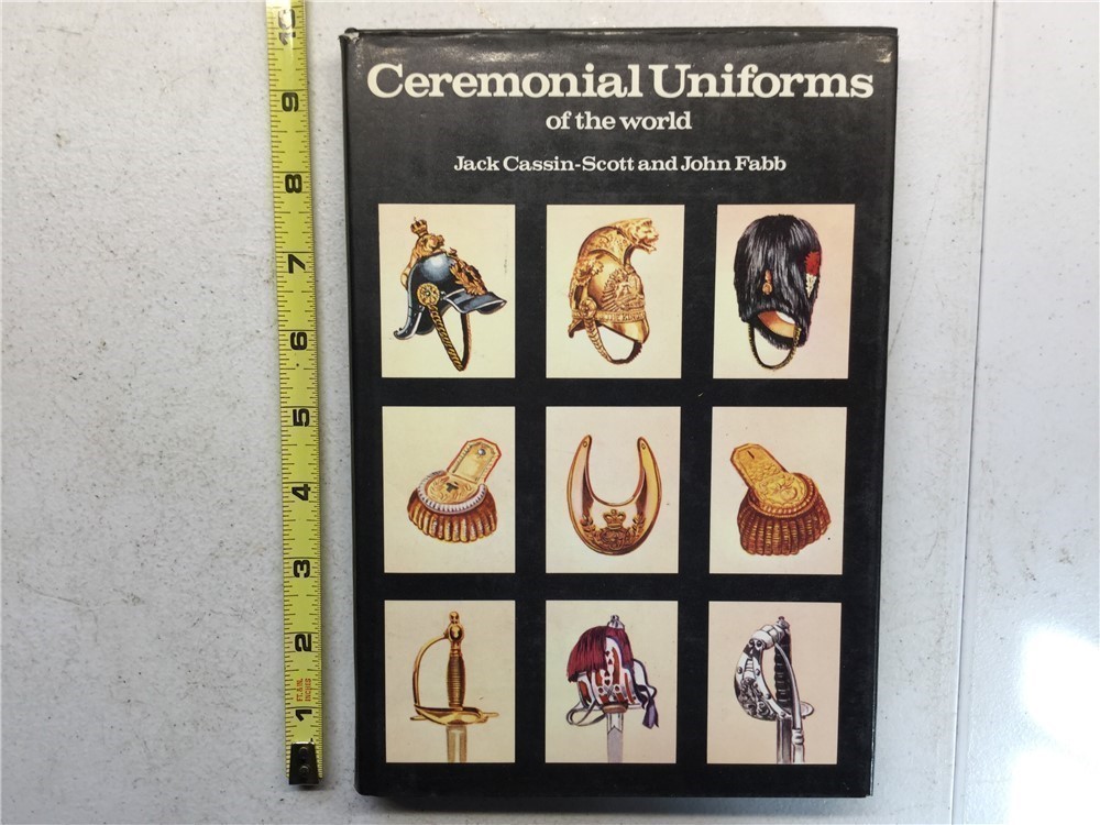 CEREMONIAL UNIFORMS of the WORLD ,Hard Cover-img-0
