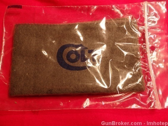 Colt Factory New Silicone Gun Cloth -img-2