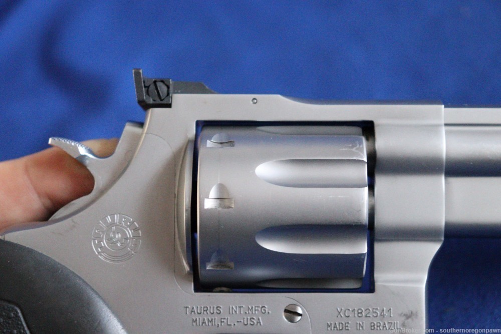 Taurus 608 8 shot ported .357 Magnum Revolver 4" Barrel in excellent-img-10