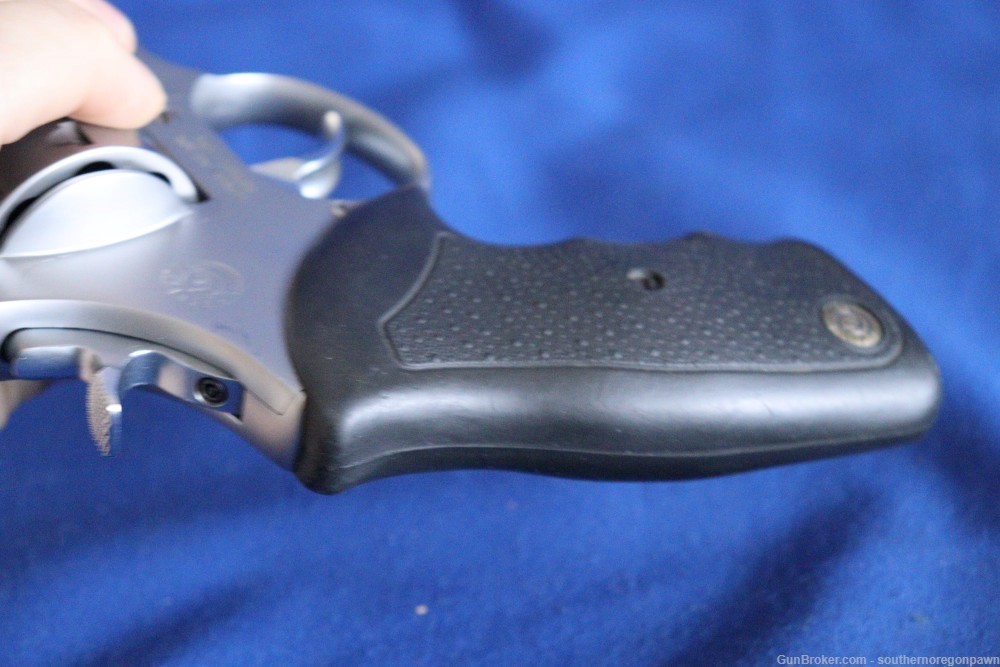 Taurus 608 8 shot ported .357 Magnum Revolver 4" Barrel in excellent-img-7