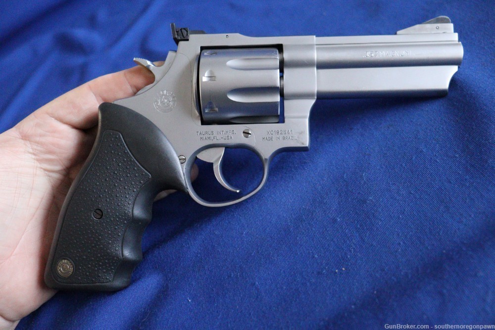 Taurus 608 8 shot ported .357 Magnum Revolver 4" Barrel in excellent-img-8