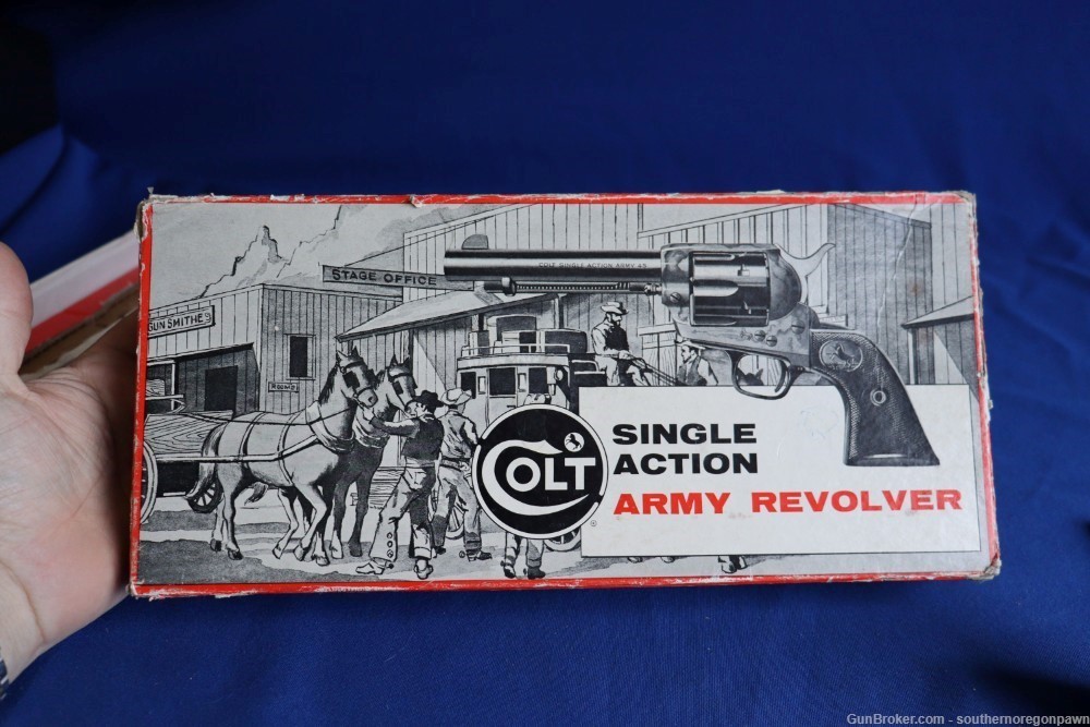 1967 Colt SAA Single Action Army 2nd generation .357 in stage coach box85% -img-60