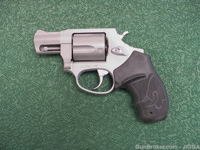 Used Taurus 85 UL  .38 Spl.-img-2