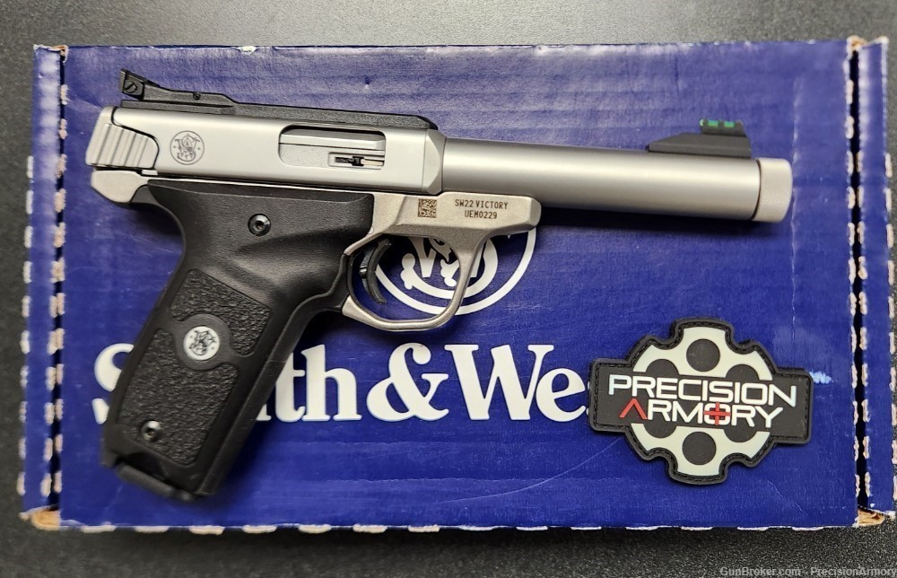 Smith & Wesson SW22 Victory 5.5 Threaded NEW! 10201-img-0