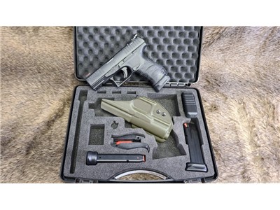 Walther PPQ - 9mm - 3.7" - 15 Rd - Gear Kit - HolsterCo - RH IWB Holster