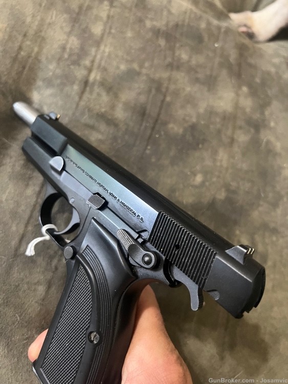 Browning Hi Power semi auto .9mm pistol 4” barrel 1 mag 10 round like new -img-4