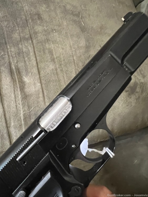 Browning Hi Power semi auto .9mm pistol 4” barrel 1 mag 10 round like new -img-10