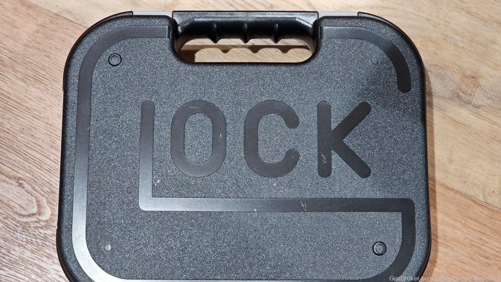 Glock 45 9MM Pistol, 4", 17rd, Black Like New G45 PA455S203-img-12