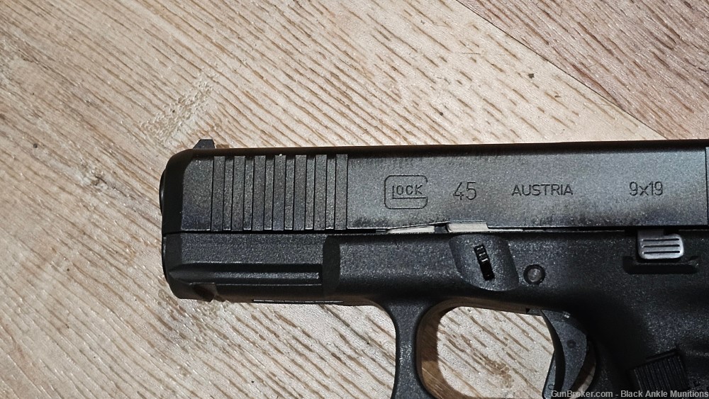 Glock 45 9MM Pistol, 4", 17rd, Black Like New G45 PA455S203-img-6