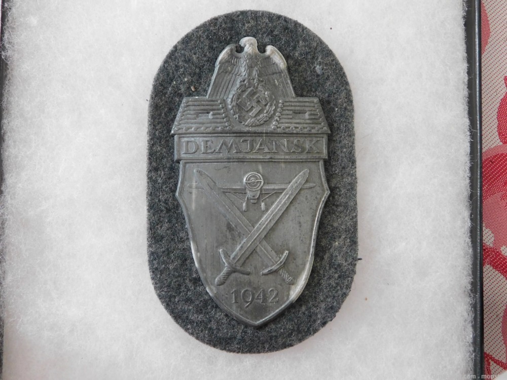 German WWII Army DEMJANSK Campaign Shield-img-0