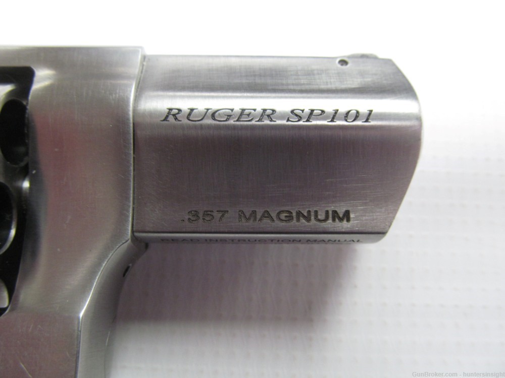 Ruger SP101 357 mag 2.25 Barrel, Stainless Lots Of Extras-img-3