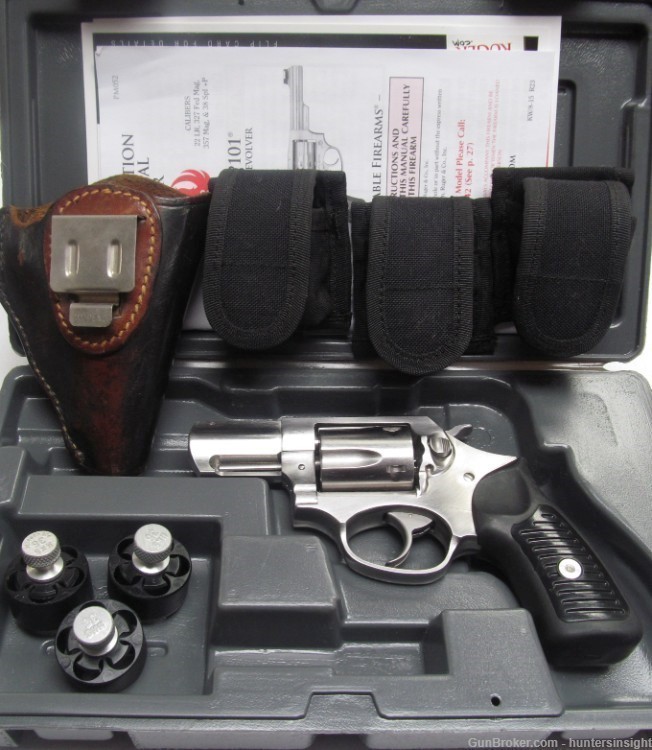 Ruger SP101 357 mag 2.25 Barrel, Stainless Lots Of Extras-img-0