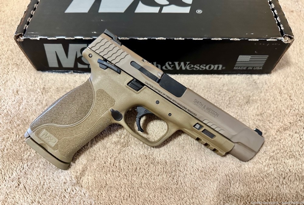 Smith & Wesson M&P9 M2.0 9MM 5" FDE FACTORY NEW-img-1
