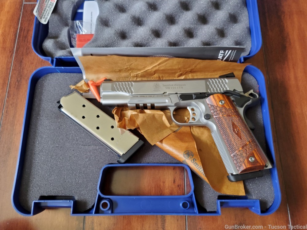 Smith And Wesson SW1911 E Series 1911 .45ACP RAILED!-img-0