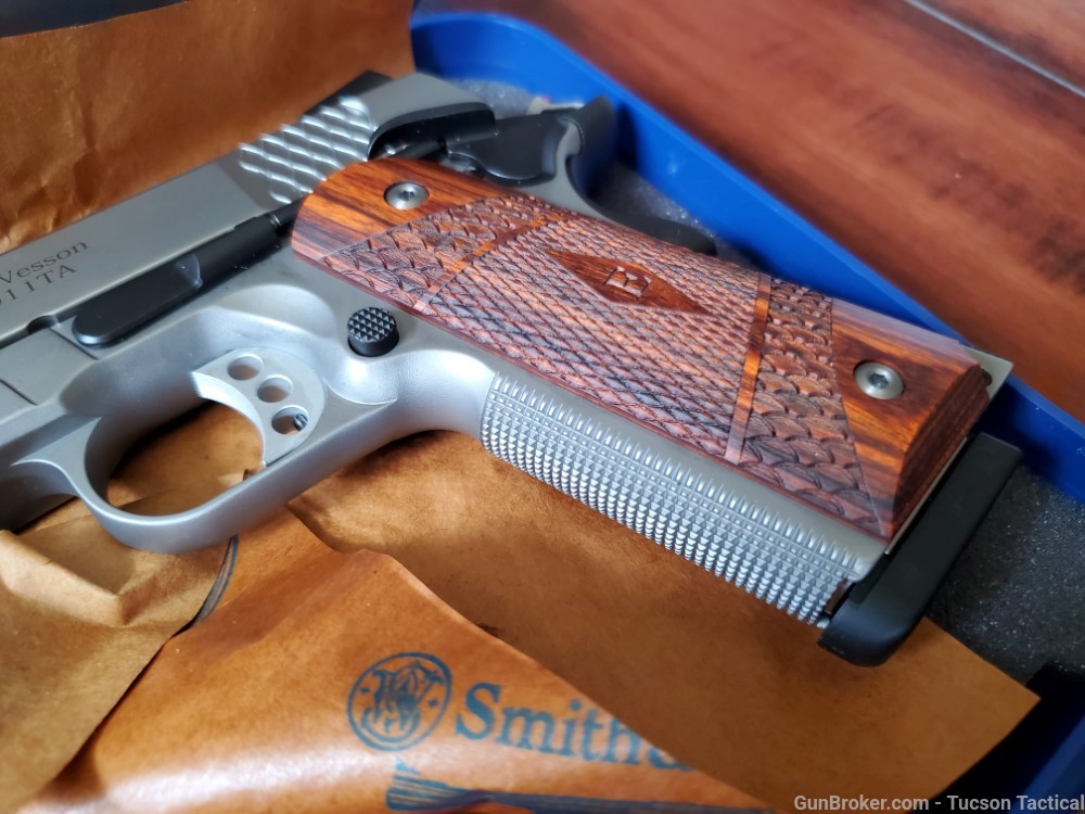 Smith And Wesson SW1911 E Series 1911 .45ACP RAILED!-img-4