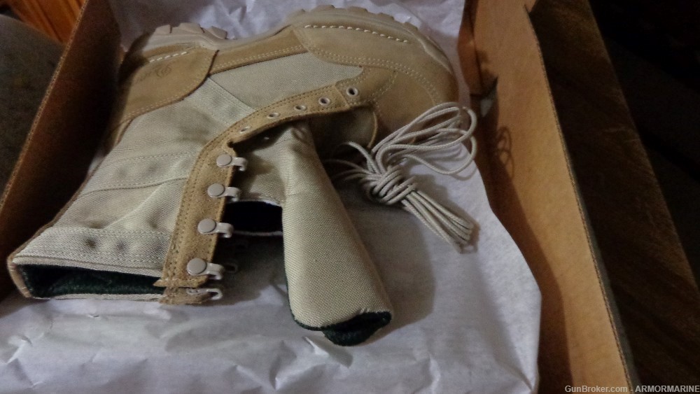 NEW DANNER MILITARY BOOTS TAN SIZE 8 ARMY MARINE COMBAT -img-0