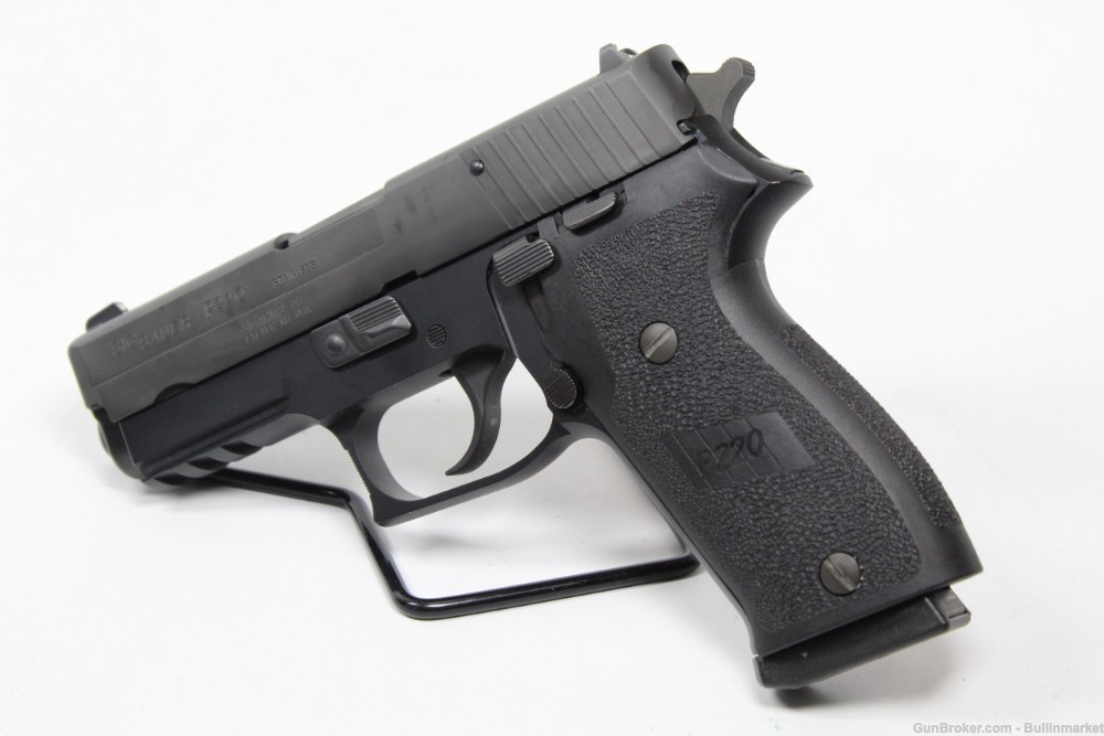 SIG P220 Carry .45 ACP Semi Auto Compact Pistol w/ Original Case-img-8