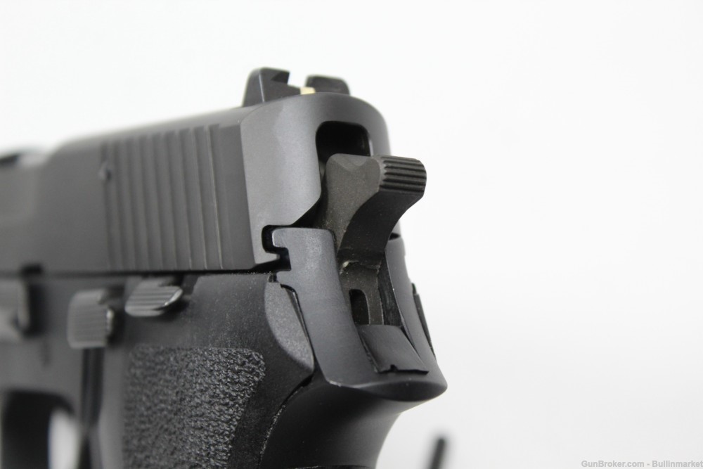SIG P220 Carry .45 ACP Semi Auto Compact Pistol w/ Original Case-img-25