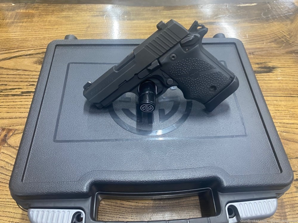 Sig Sauer P938 with box and 2 magazines-img-1