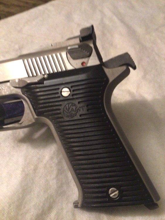 AMT Automag II semi auto pistol in 22mag-img-2